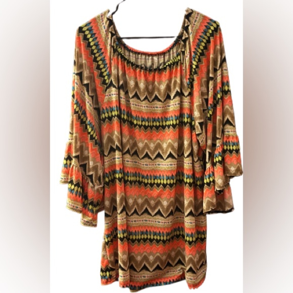 The Hanger 2X Boho print blouse size, color POP